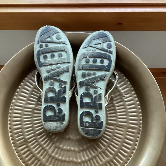 Prada Scandals - Picture 2 of 7